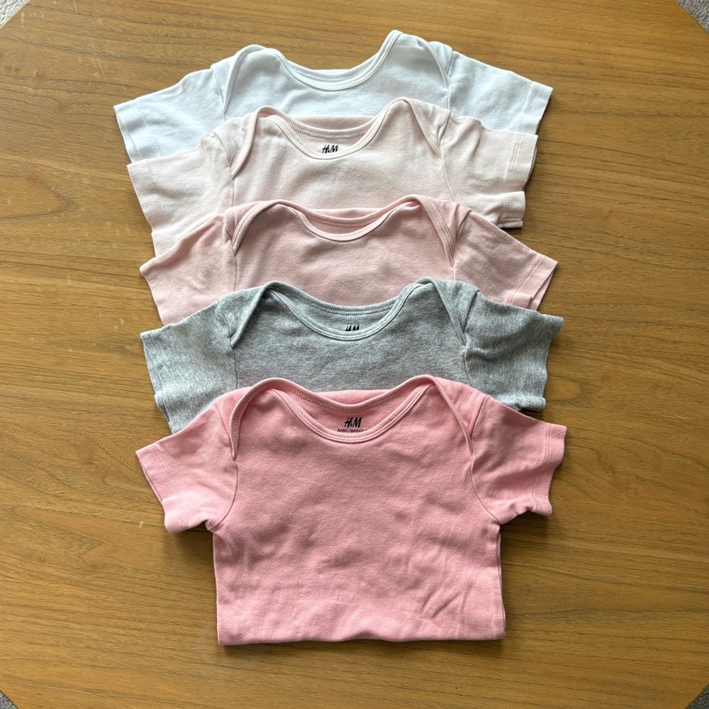 H&M 5 Pack Bodysuits - White, Gray, and 3 Shades of Pink - Picture 3 of 7